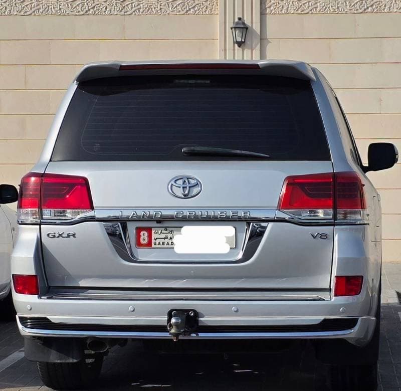 2011 Toyota Land Cruiser thumbnail 2