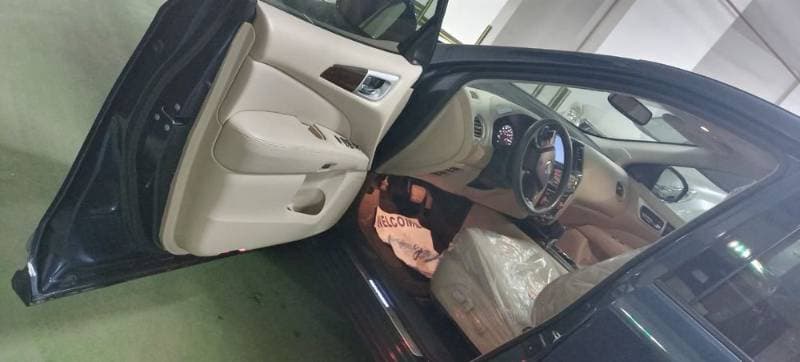 2016 Nissan Pathfinder thumbnail 4