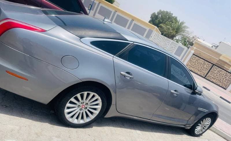 2014 Jaguar XJ thumbnail 3