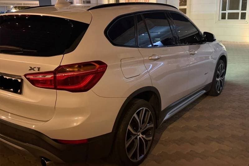 2016 BMW X1 thumbnail 3