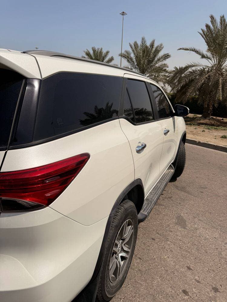 2022 Toyota Fortuner thumbnail 3