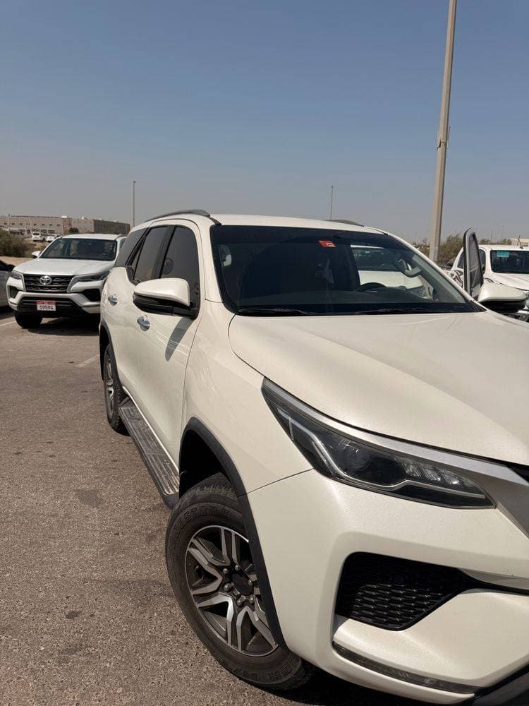2022 Toyota Fortuner thumbnail 2