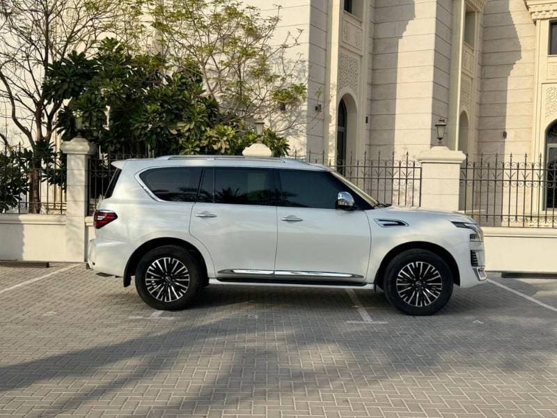 2023 Nissan Patrol thumbnail 2