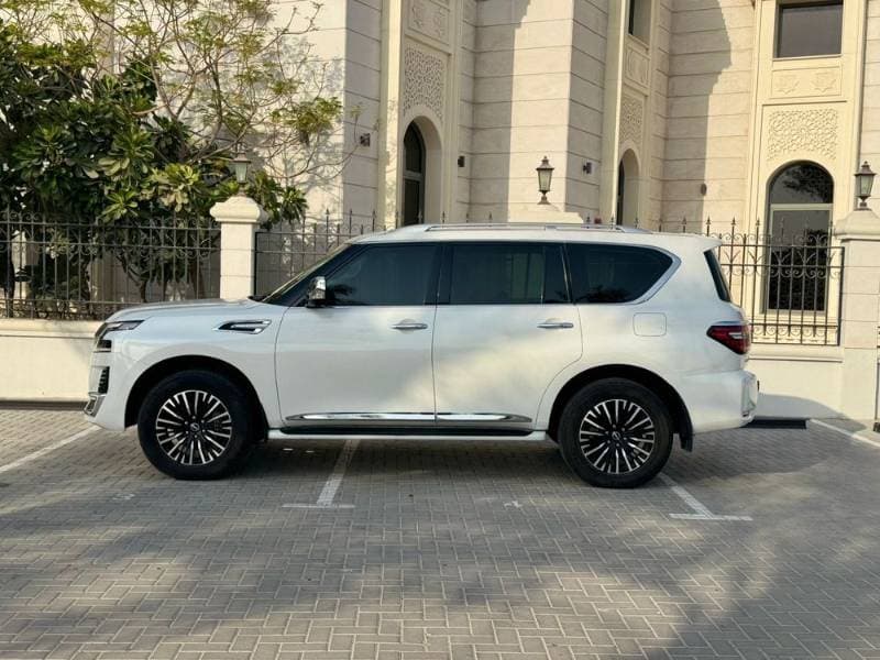 2023 Nissan Patrol thumbnail 8