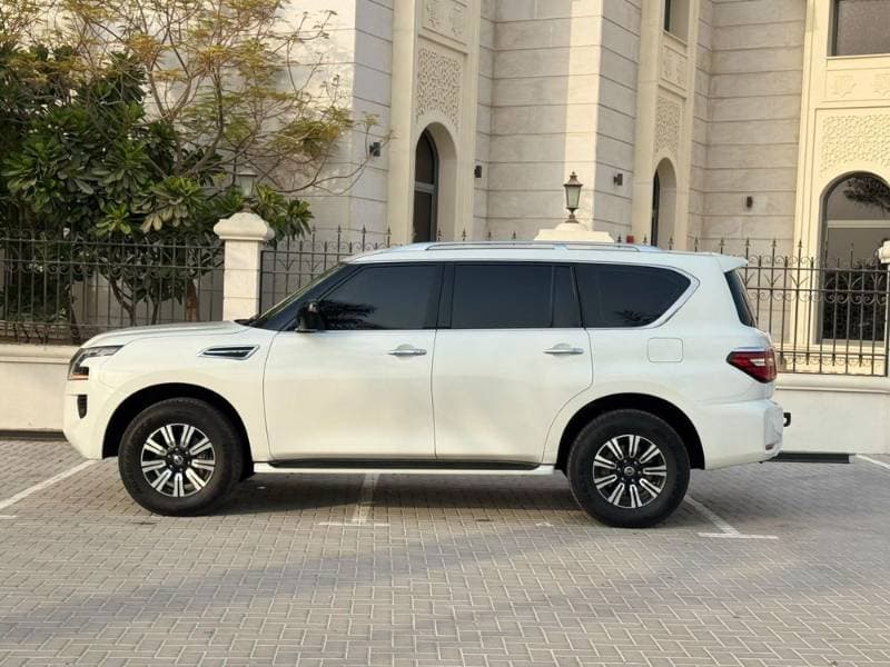 2021 Nissan Patrol thumbnail 4