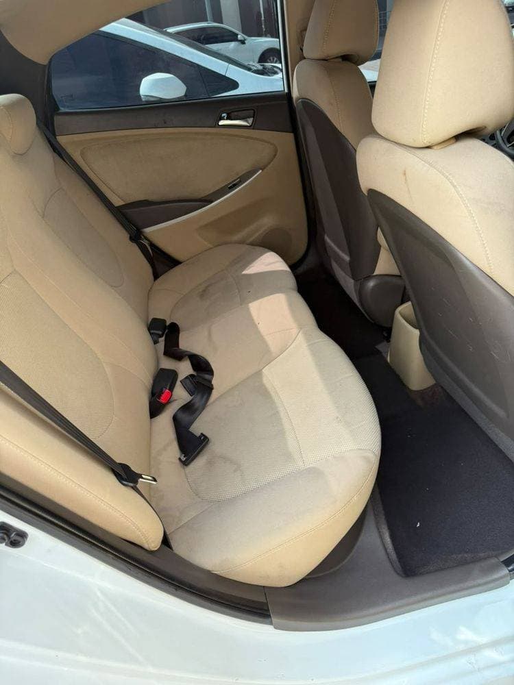 2013 Hyundai Accent thumbnail 4