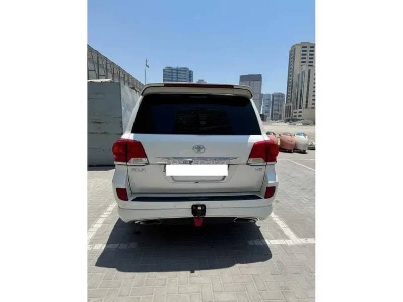 2014 Toyota Land Cruiser thumbnail 3