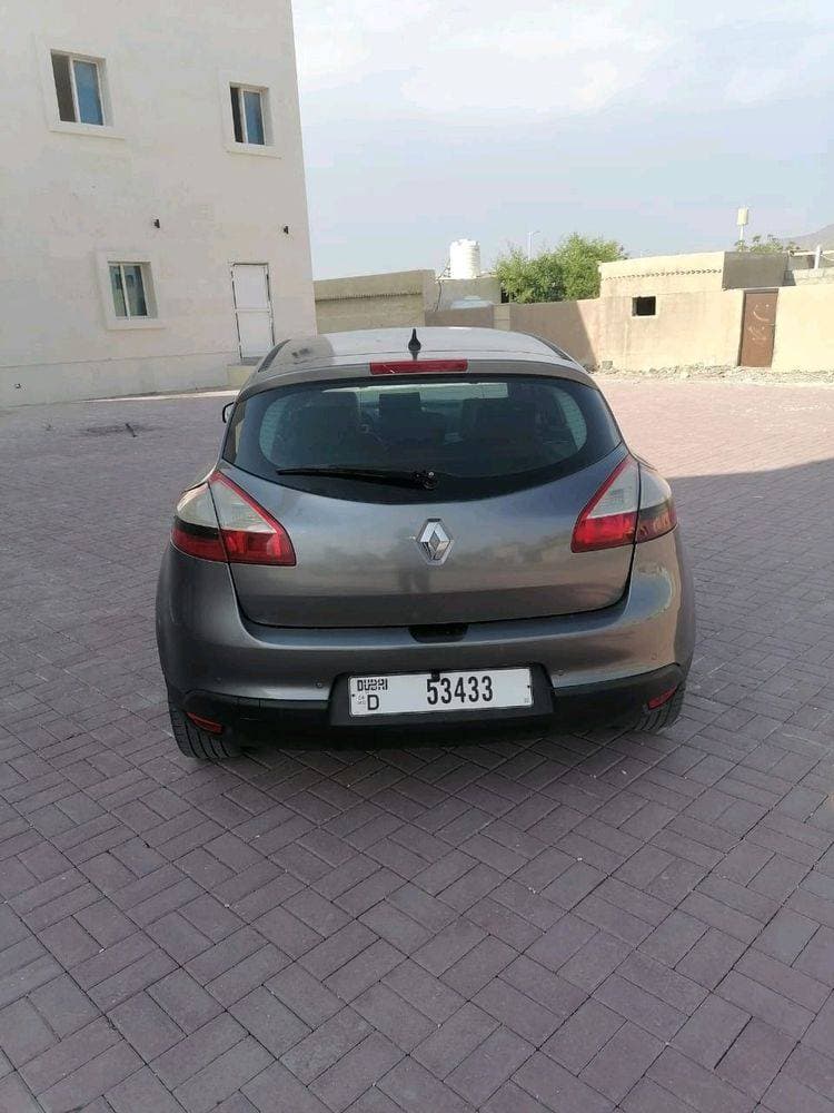 2010 Renault Megane thumbnail 2
