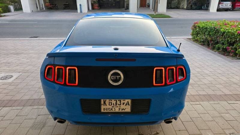 2013 Ford Mustang thumbnail 2