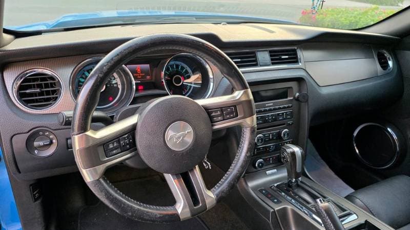 2013 Ford Mustang thumbnail 4