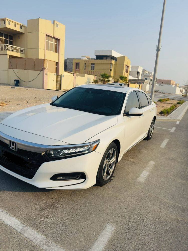 2018 Honda Accord thumbnail 2