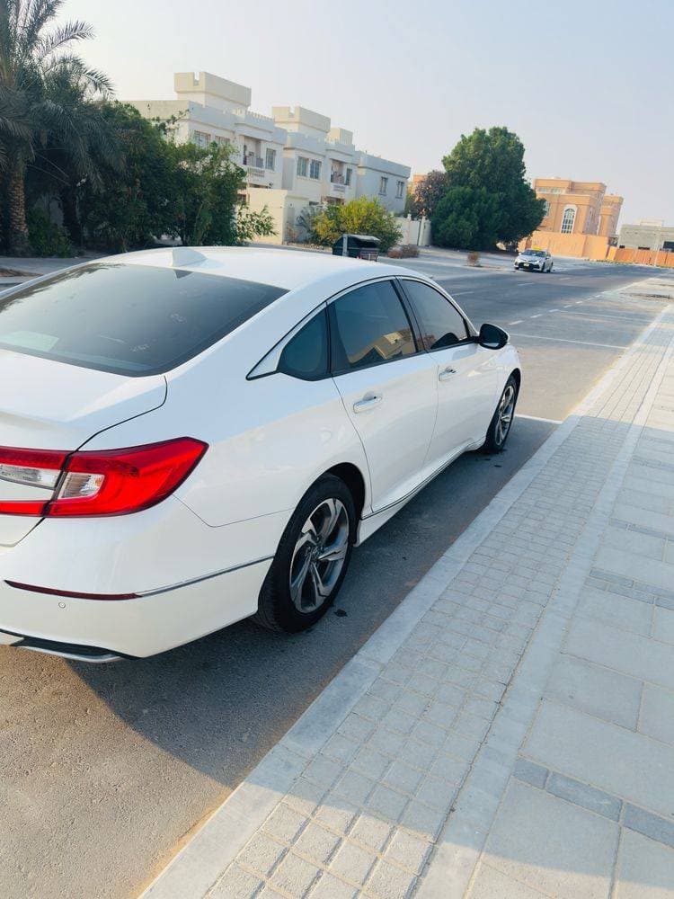 2018 Honda Accord thumbnail 5