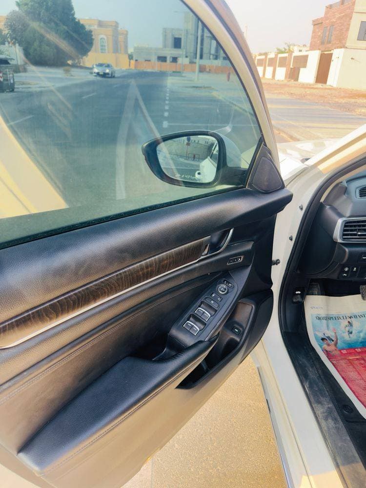 2018 Honda Accord thumbnail 8