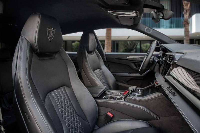 2025 Lamborghini Urus thumbnail 8