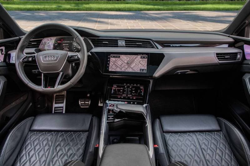 2024 Audi Q8 thumbnail 8
