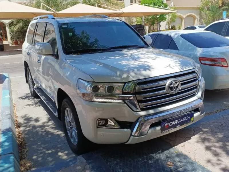 2016 Toyota Land Cruiser thumbnail 3