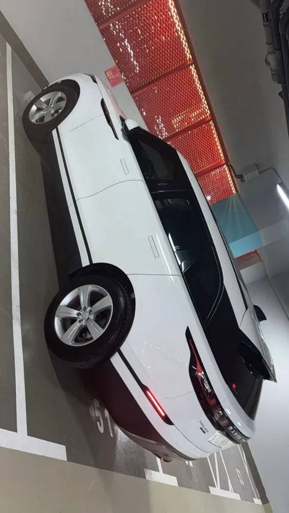2019 Land Rover Range Rover Velar thumbnail 2