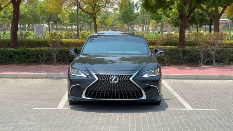 2025 Lexus ES thumbnail 2