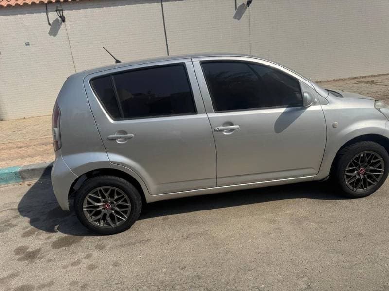 2007 Daihatsu Sirion thumbnail 2
