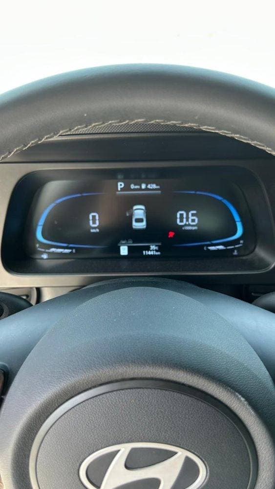 2025 Hyundai Elantra thumbnail 5