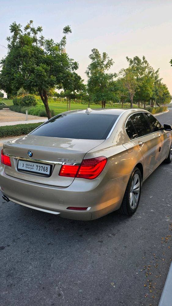 2011 BMW 7 Series thumbnail 4