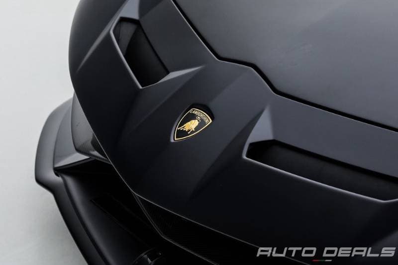 2021 Lamborghini Aventador thumbnail 6