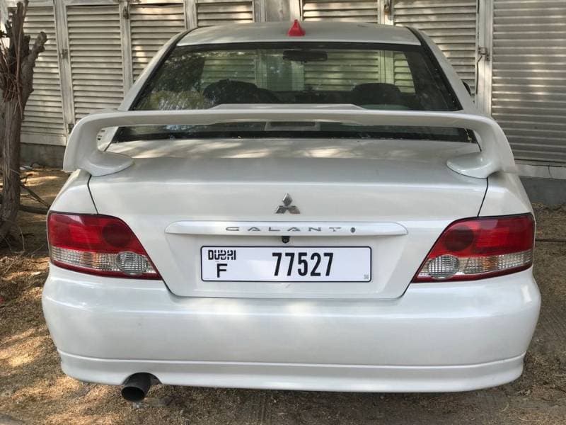 2005 Mitsubishi Galant thumbnail 4