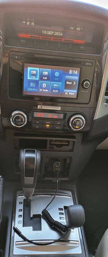 2020 Mitsubishi Pajero thumbnail 2