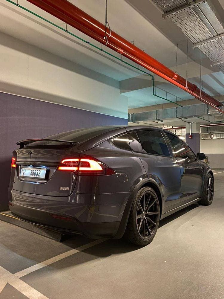 2017 Tesla Model X thumbnail 2