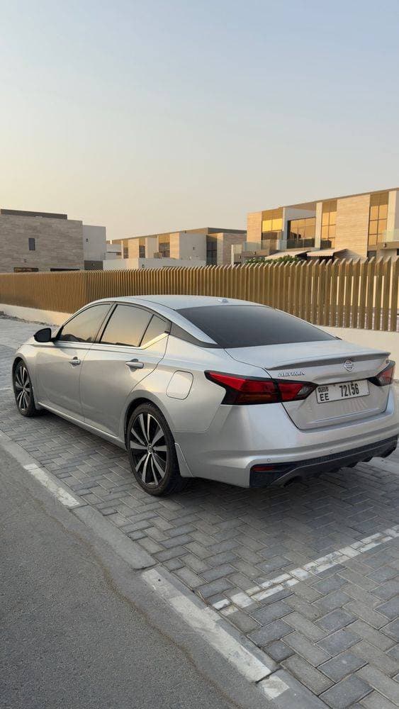 2020 Nissan Altima thumbnail 3