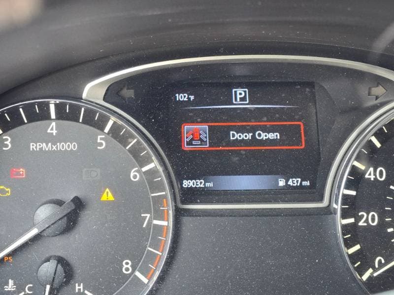 2017 Nissan Altima thumbnail 5