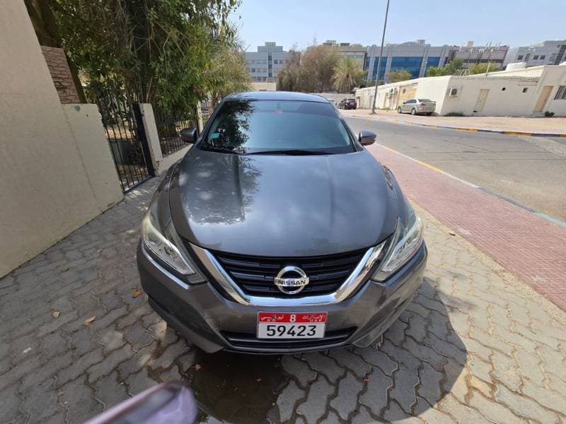 2017 Nissan Altima thumbnail 4