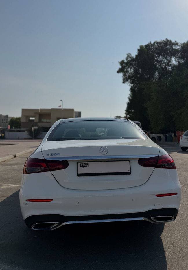 2021 Mercedes-Benz E-Class thumbnail 2