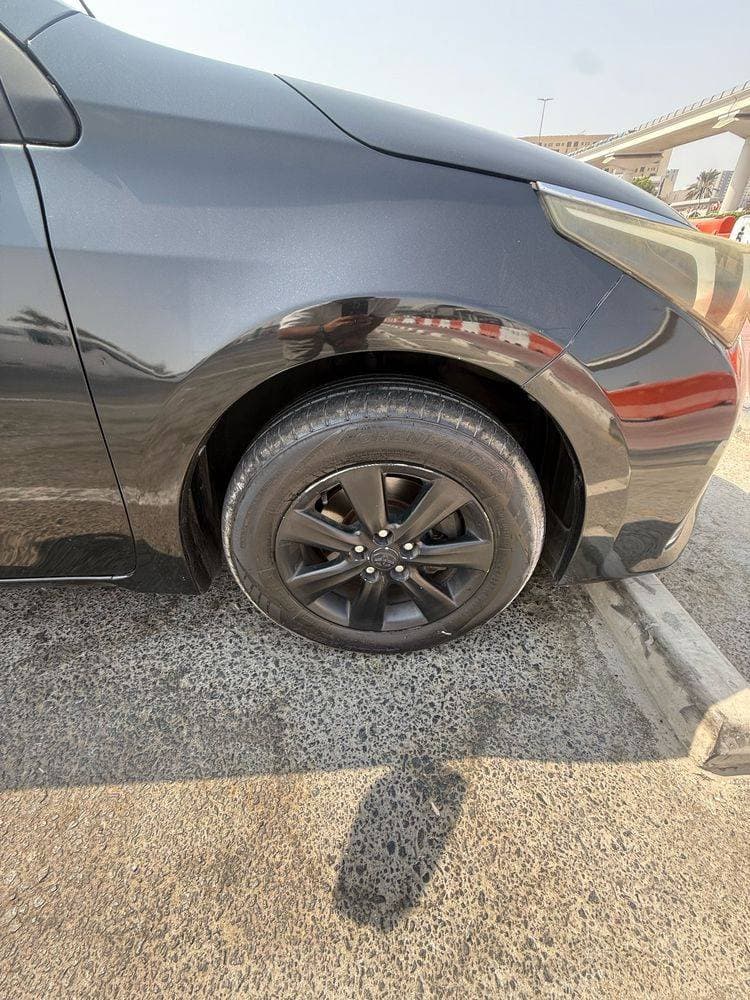 2015 Toyota Corolla thumbnail 5