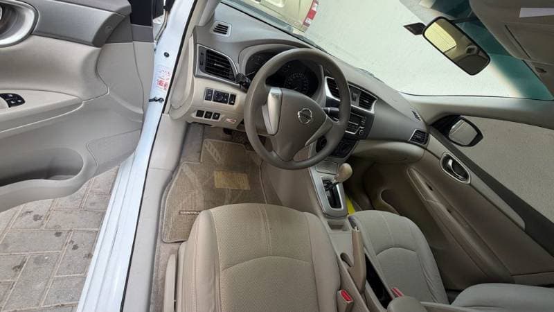 2019 Nissan Sentra thumbnail 5