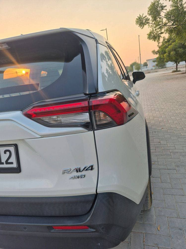 2019 Toyota Rav4 thumbnail 5