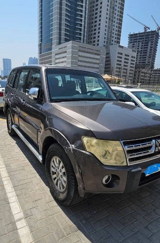 2010 Mitsubishi Pajero thumbnail 2