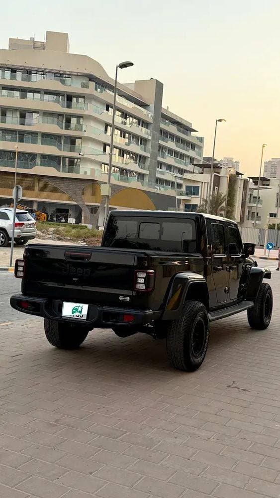 2020 Jeep Gladiator thumbnail 2