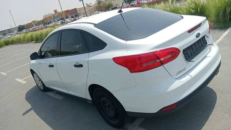2018 Ford Focus thumbnail 2