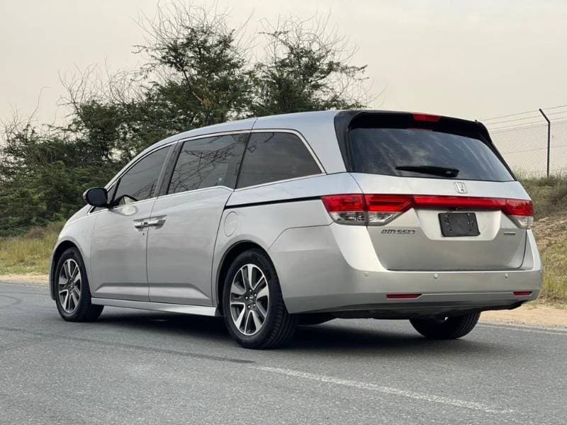 2015 Honda Odyssey thumbnail 4