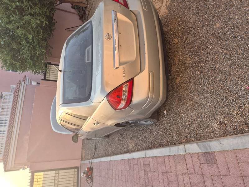 2011 Nissan Tiida thumbnail 5