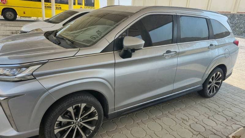 2023 Toyota Veloz thumbnail 3