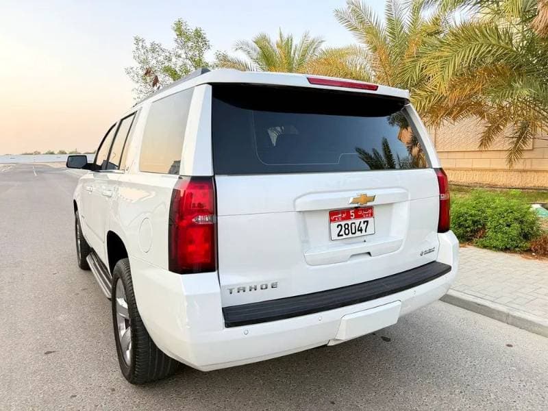 2017 Chevrolet Tahoe thumbnail 3