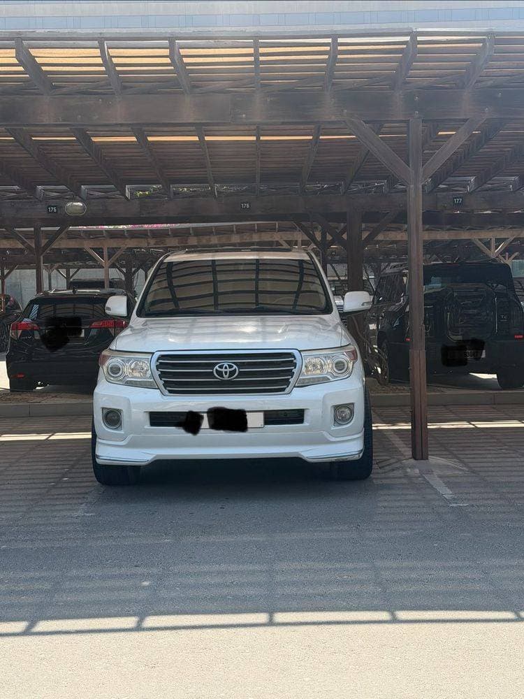 2014 Toyota Land Cruiser thumbnail 4