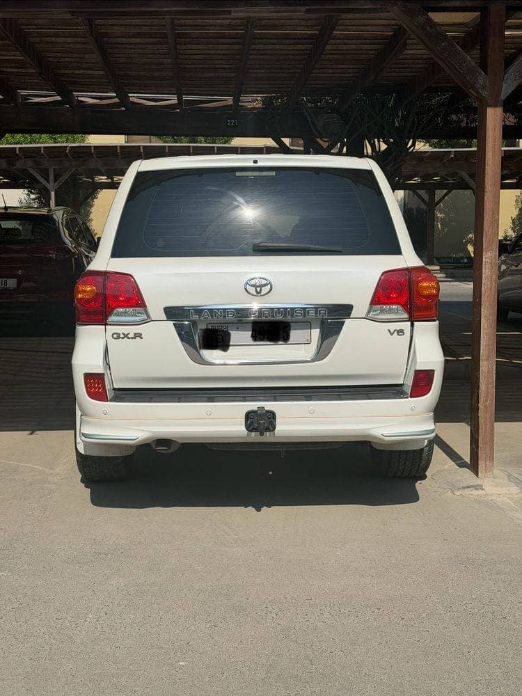 2014 Toyota Land Cruiser thumbnail 2