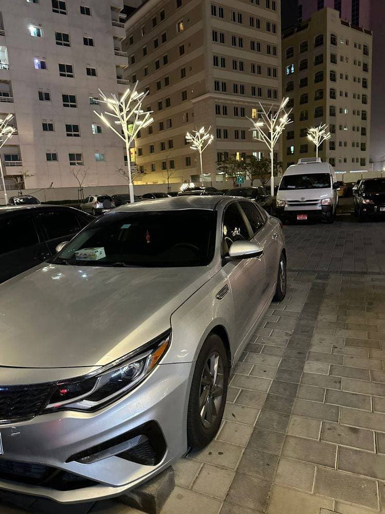 2020 Kia Optima thumbnail 2