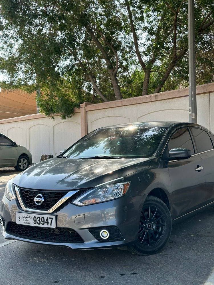 2017 Nissan Sentra thumbnail 2