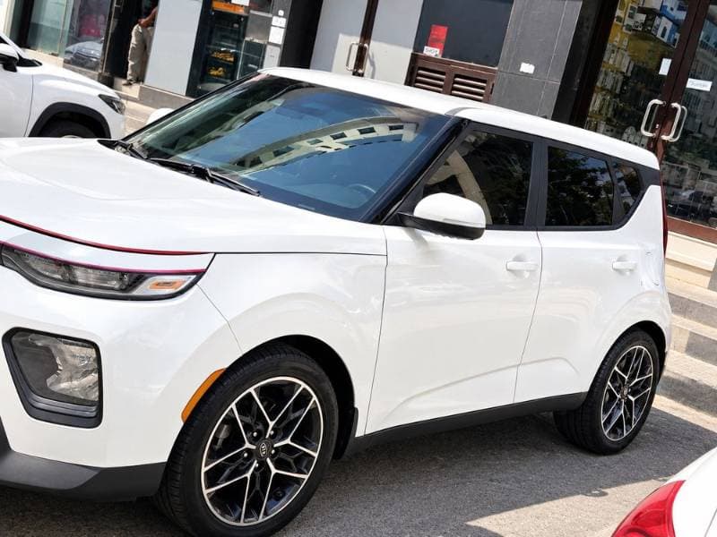 2021 Kia Soul thumbnail 2