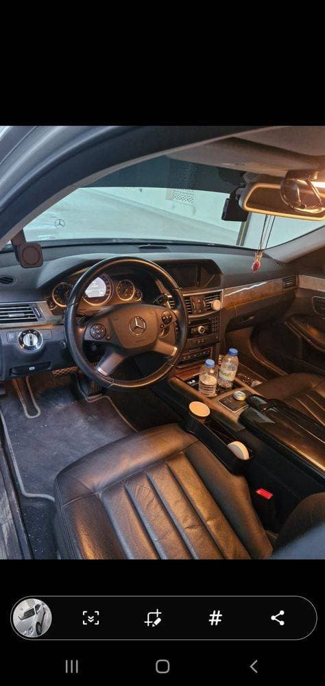 2010 Mercedes-Benz E320 thumbnail 4