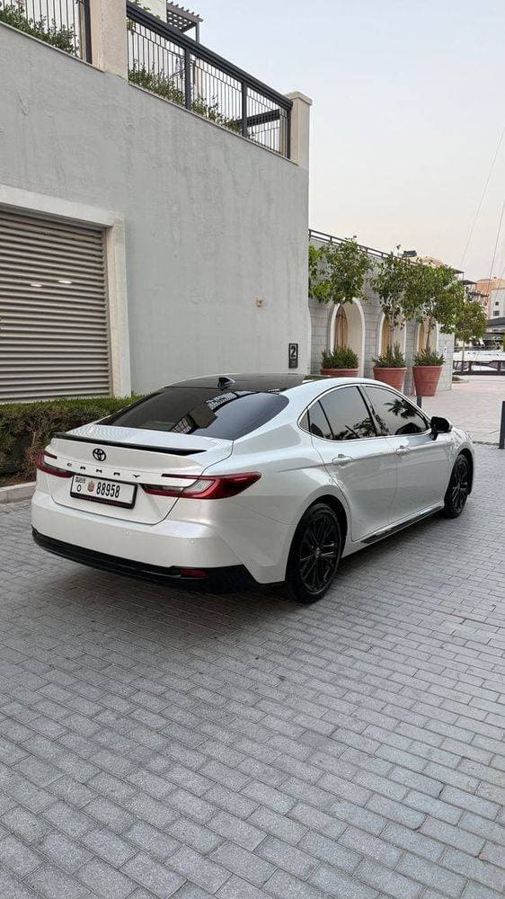 2025 Toyota Camry thumbnail 2